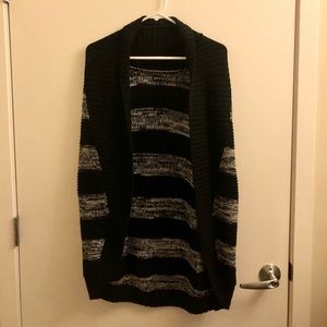 EXPRESS black / white sweater cardigan in S